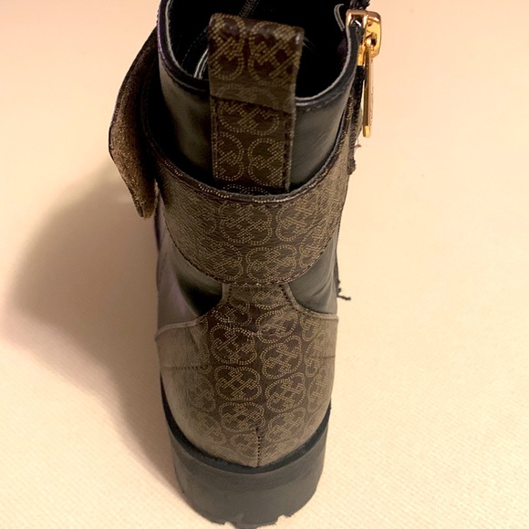 Daisy Fuentes Combat Boots - Picture 6 of 8